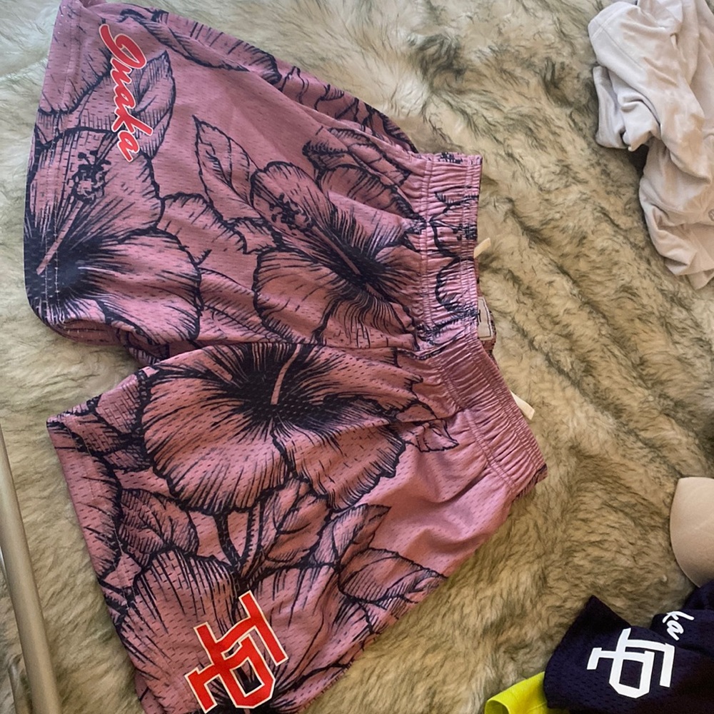 Inaka shorts size small